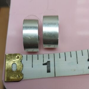 Elegant Silver-Tone Women's Earrings...EUC